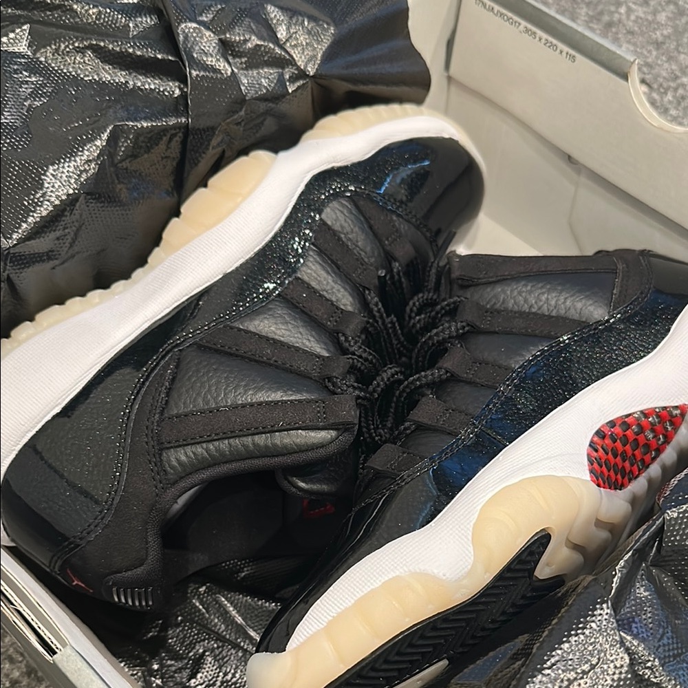 Air Jordan 11 Retro Low GS 72/10